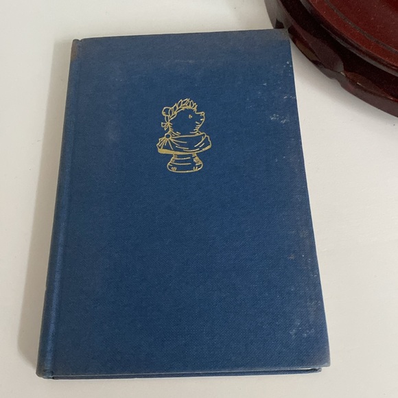 Latin Translation of Winnie the Pooh. Winnie Ille Pu by Alexander Lenard. - Picture 3 of 8